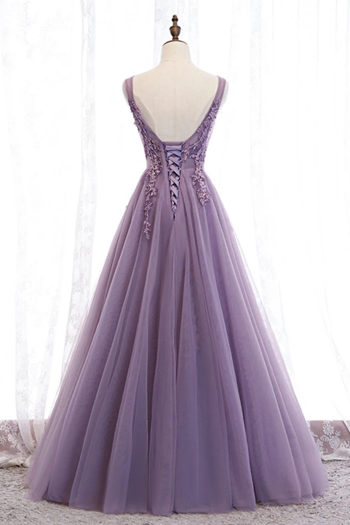 Purple V-Neck Lace Long Prom Dresses A-Line Evening Party Dresses