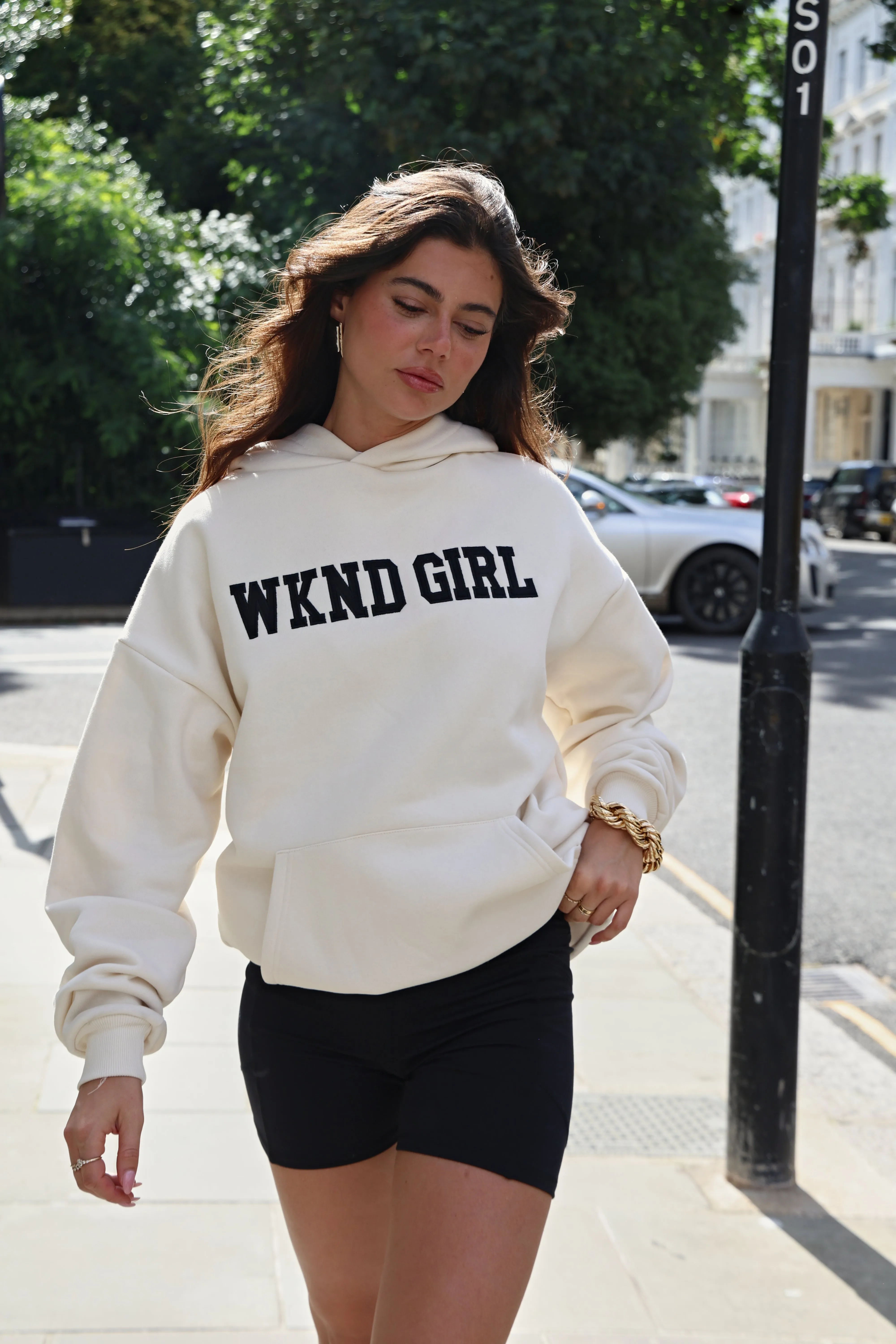 WKNDGIRL OVERSIZED HOODIE